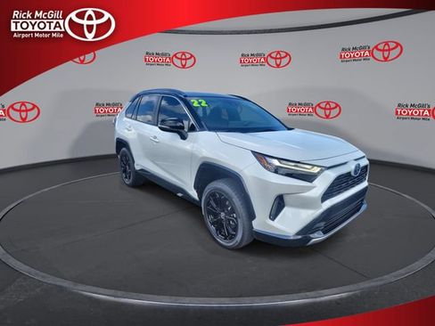 Used 2022 Toyota RAV4 XSE AWD/4WD image 2