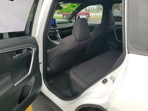 Used 2023 Toyota RAV4 SE image 27