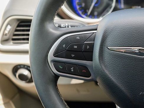 Used 2023 Chrysler Voyager LX image 38