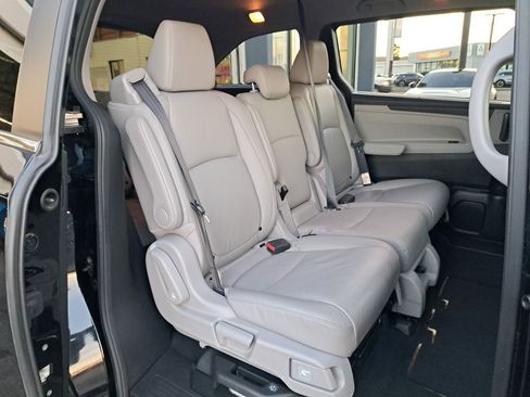 Used 2018 Honda Odyssey Touring image 14
