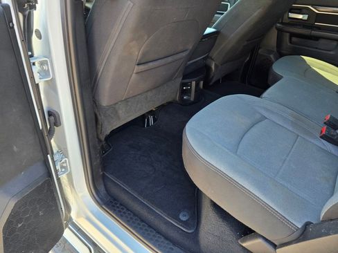 Used 2024 RAM 3500 Big Horn AWD/4WD image 34