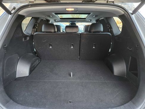 Used 2023 Hyundai Santa Fe SEL Premium image 16