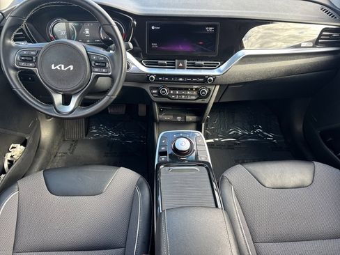Used 2022 Kia Niro EX image 13