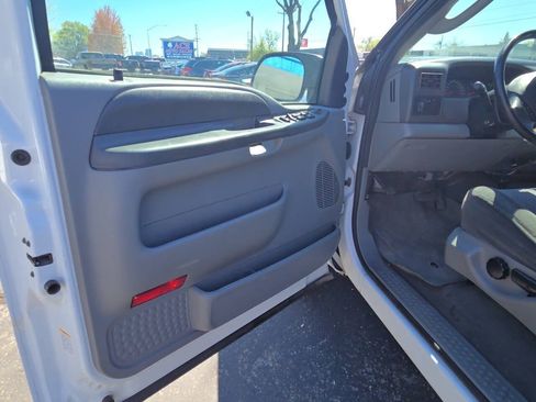 Used 2003 Ford F250 XLT AWD/4WD image 16