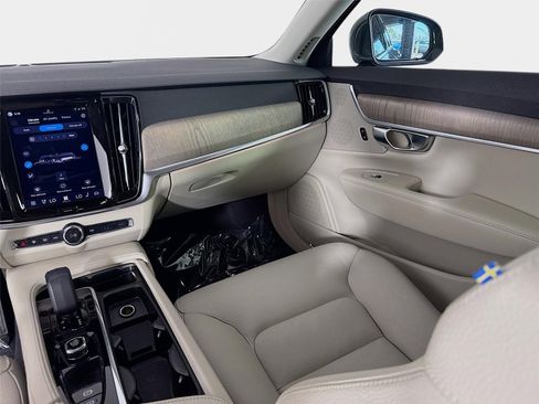 Used 2023 Volvo S90 B6 Plus AWD/4WD image 26