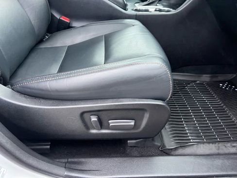 Used 2017 Toyota Highlander XLE image 31