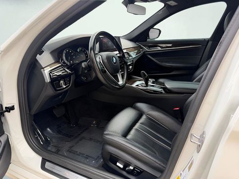 Used 2019 BMW 530i w/ Convenience Package RWD image 18