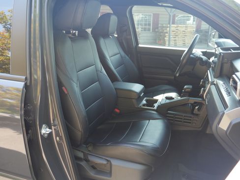 Used 2024 Toyota Tacoma SR5 AWD/4WD image 27
