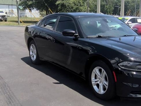 Used 2021 Dodge Charger SXT RWD image 2