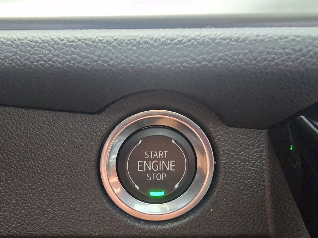 Used 2025 Chevrolet Traverse LT w/ Sun and Wheel Package FWD image 43