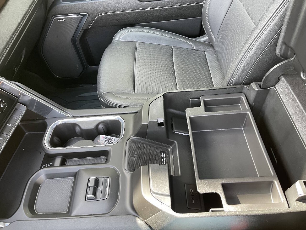 Used 2024 GMC Sierra 3500 Denali w/ Technology Package AWD/4WD image 24