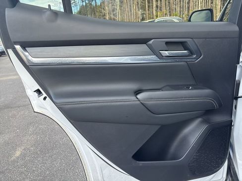 Used 2025 GMC Terrain Elevation AWD/4WD image 19