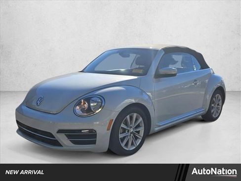 Used 2018 Volkswagen Beetle 2.0T S w/ Style & Comfort Package image 1
