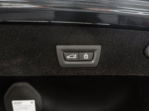 Used 2022 BMW 750i xDrive w/ Executive Package image 50