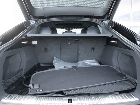 Certified 2022 Audi e-tron S Prestige w/ Prestige Package image 31