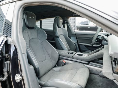 Certified 2024 Porsche Taycan GTS image 28