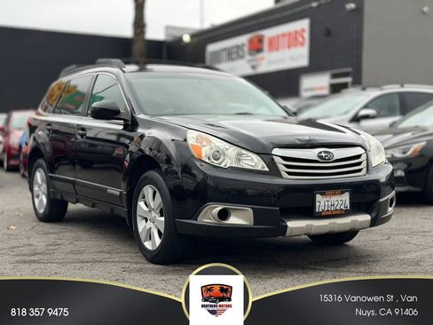 Used 2010 Subaru Outback 2.5i Limited w/ Popular Equipment Group 2A AWD/4WD image 1