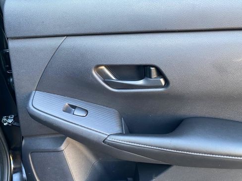 Used 2025 Nissan Sentra S FWD image 39