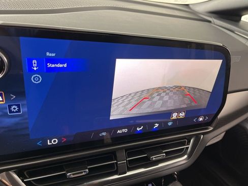 New 2026 Chevrolet Equinox EV LT image 28