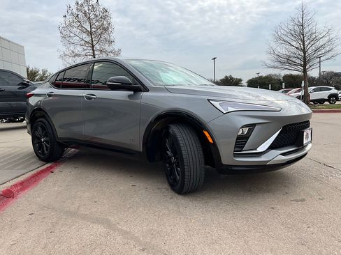 Used 2025 Buick Envista Sport Touring image 4