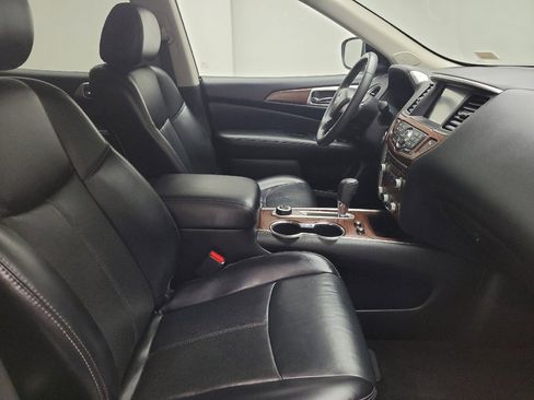 Used 2018 Nissan Pathfinder Platinum image 21