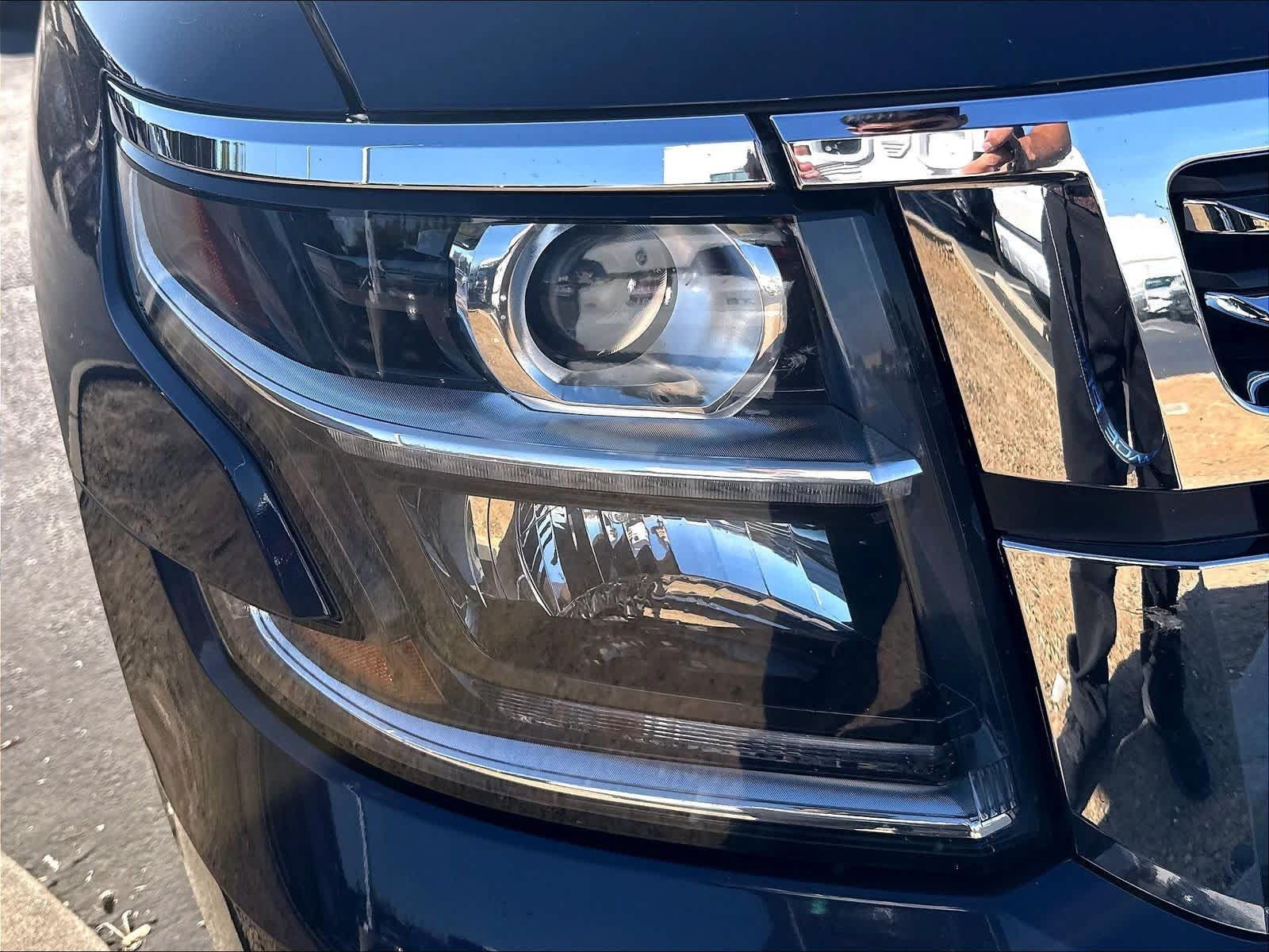 Used 2019 Chevrolet Tahoe Premier w/ Premier Plus Edition AWD/4WD image 28