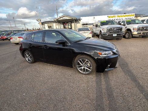 Used 2016 Lexus CT 200h Premium w/ Navigation Package image 2