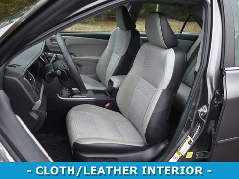 Used 2015 Toyota Camry SE image 8