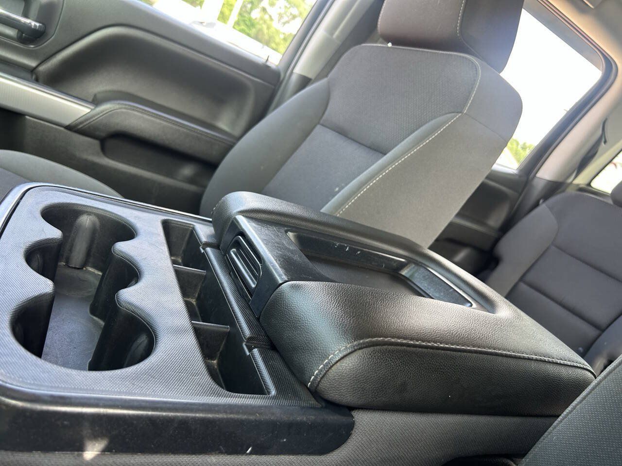 Used 2018 Chevrolet Silverado 1500 LT w/ All Star Edition AWD/4WD image 34