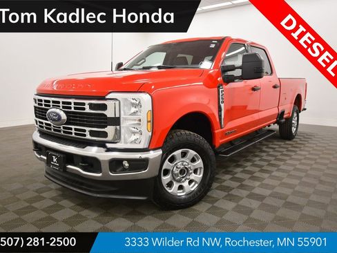 Used 2024 Ford F250 XLT image 1