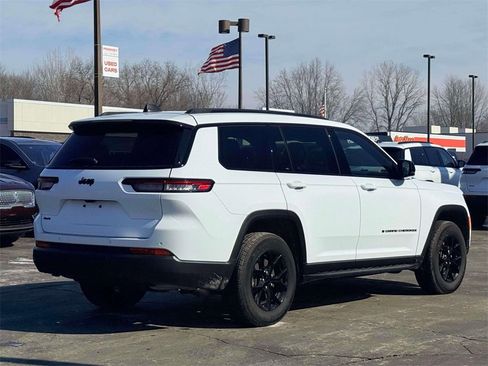 Used 2024 Jeep Grand Cherokee L Laredo image 7