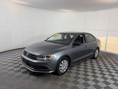 Used 2016 Volkswagen Jetta S FWD image 2