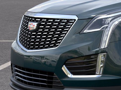 New 2025 Cadillac XT5 Luxury image 13