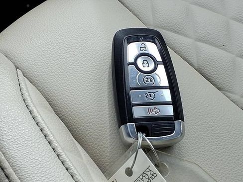 Used 2024 Ford Edge Titanium AWD/4WD image 23