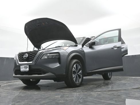 Used 2023 Nissan Rogue SV image 48
