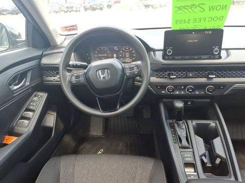 Used 2025 Honda Accord SE image 9