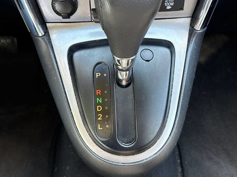 Used 2007 Pontiac Vibe w/ Preferred Package FWD image 23