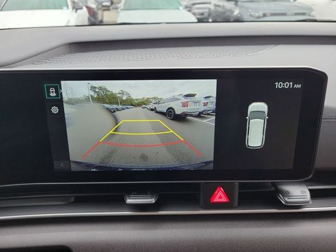 New 2026 Kia Carnival EX FWD image 32