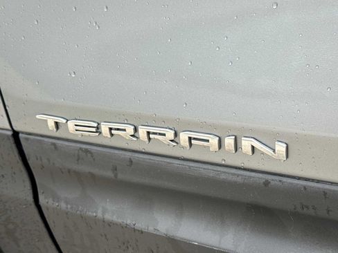 Used 2023 GMC Terrain SLE FWD image 11