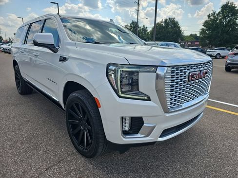 Used 2021 GMC Yukon XL Denali w/ Denali Premium Package AWD/4WD image 1