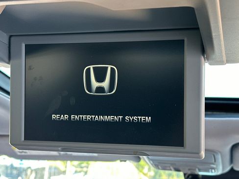 Used 2018 Honda Pilot Touring image 33