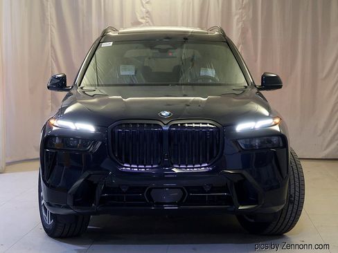 Used 2027 BMW X7 xDrive40i w/ M Sport Package AWD/4WD image 5