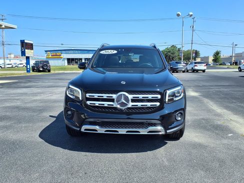 Used 2022 Mercedes-Benz GLB 250 4MATIC w/ Premium Package Lite image 2
