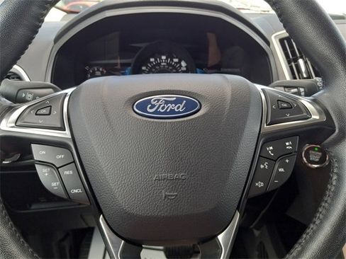 Used 2024 Ford Edge SEL image 17
