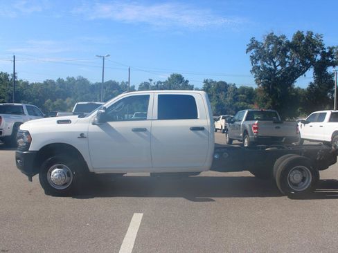 Used 2024 RAM 3500 Tradesman w/ Max Tow Package AWD/4WD image 3
