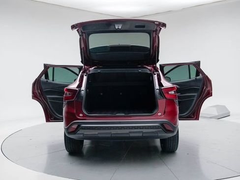 Used 2024 Chevrolet Trax RS w/ Driver Confidence Package FWD image 21