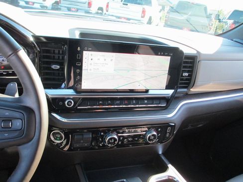 Certified 2025 GMC Sierra 1500 SLT w/ SLT Convenience Package image 31