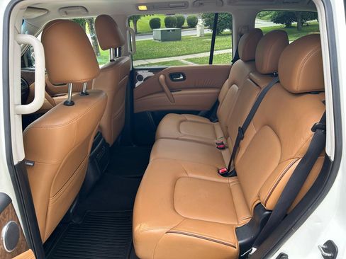 Used 2016 INFINITI QX80 4WD w/ All Season Package image 13