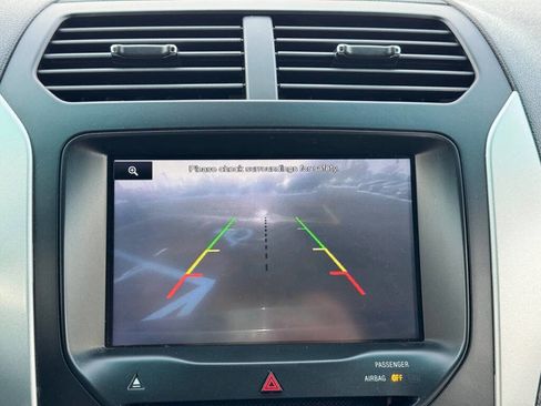 Used 2014 Ford Explorer XLT w/ Equipment Group 201A image 10