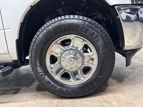 Used 2022 RAM 2500 Tradesman w/ Chrome Appearance Group AWD/4WD image 40